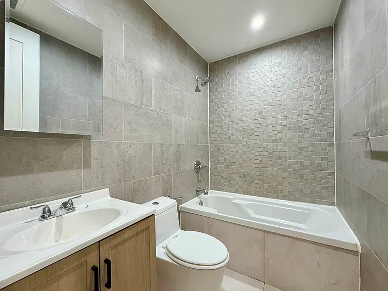 22 Patchen Ave #3F — Photo 7