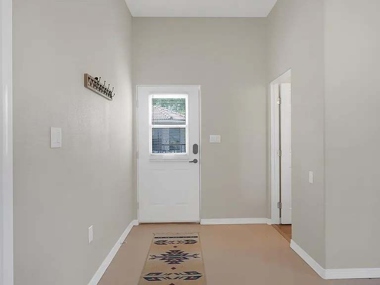 707 Alameda Blvd NW — Photo 3