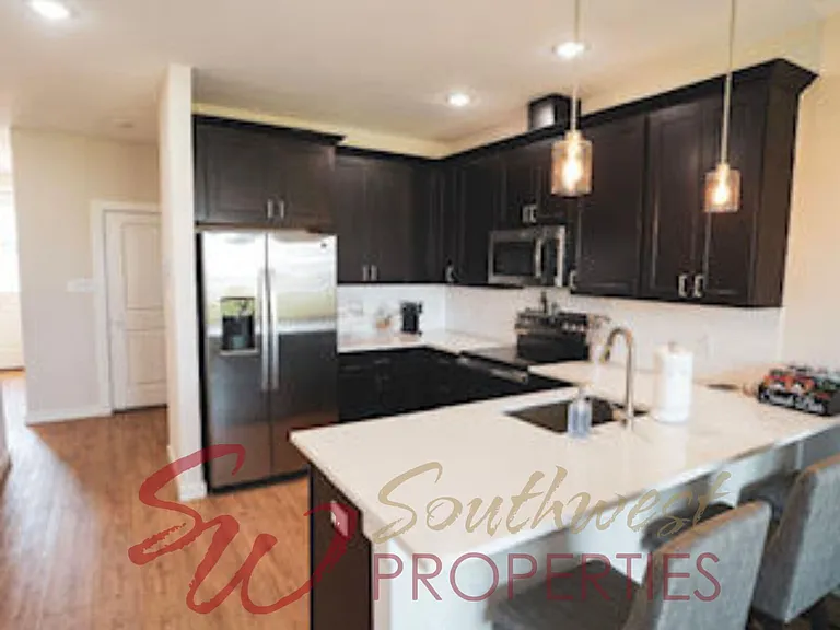513 Galt Dr — Photo 3