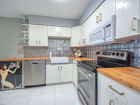 5th image of 11310 Park Central Pl APT C