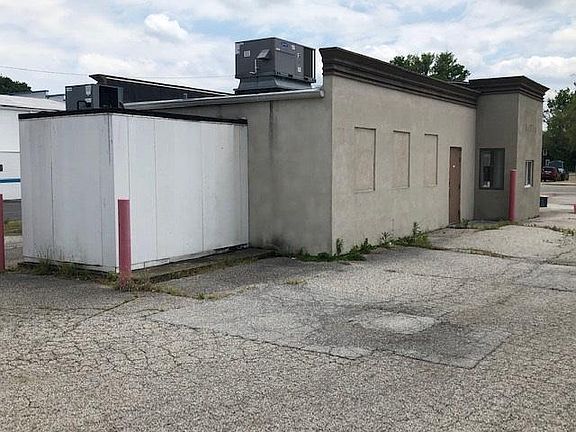 2nd image of 1330 Wabash Ave