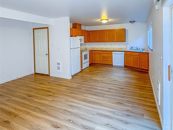 4th image of 10512 E 140th Court St #64