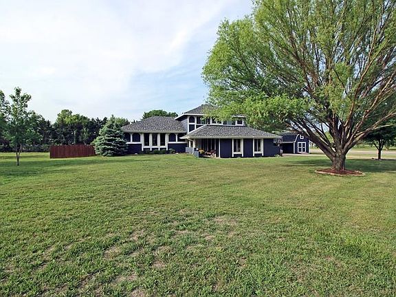 2nd image of 111 E Kerry Lynn Dr