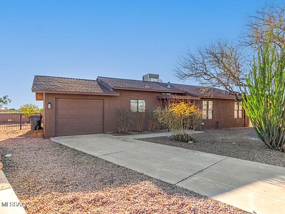 3rd image of 10580 E Observatory Dr