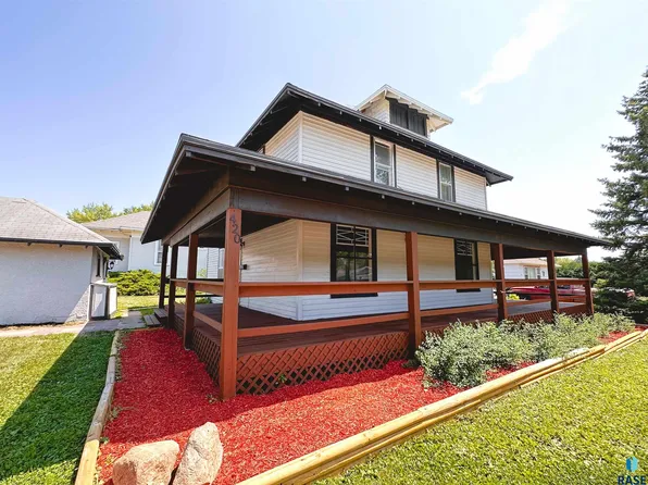 420 N Washington Ave, Madison, SD 57042
