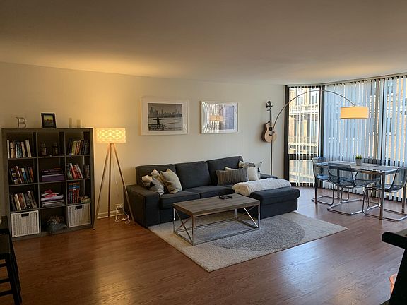 4th image of 2650 N Lakeview Ave APT 705
