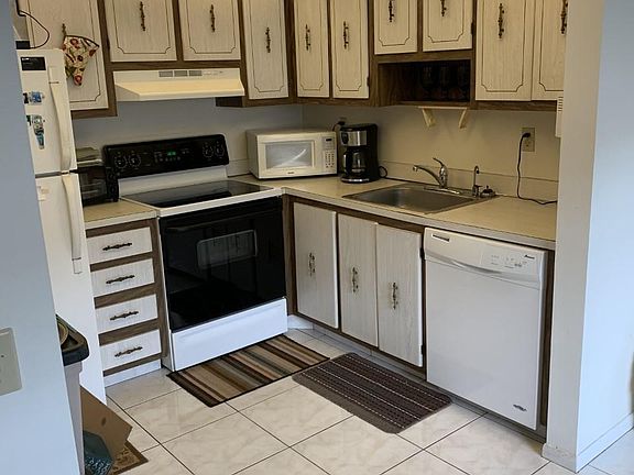 5th image of 239 E Piedmont #2390