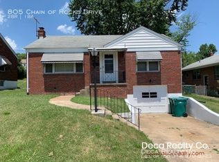 805 Chain Of Rocks Dr, Saint Louis, MO 63137