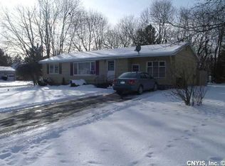 118 Greystone Dr, Camillus, NY 13031