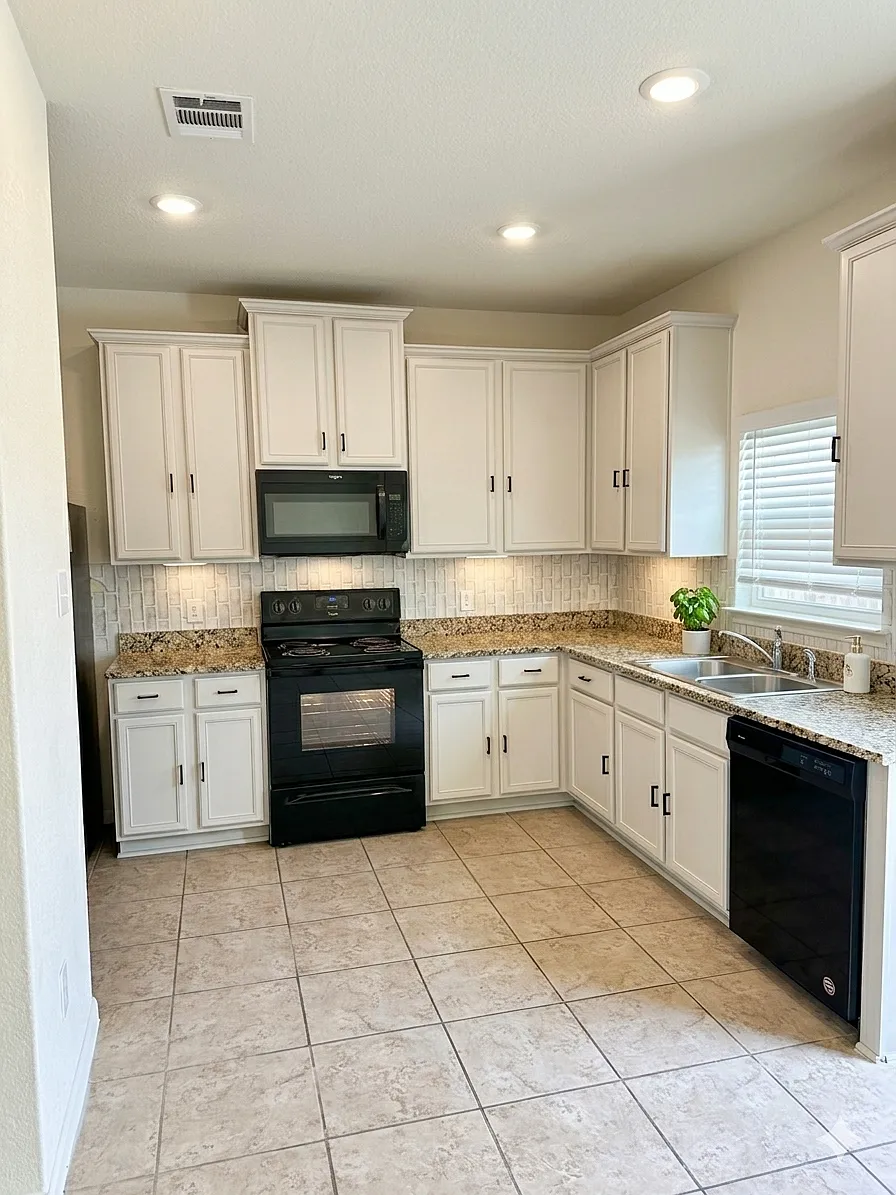 Building Photo - 13331 William McKinley Way