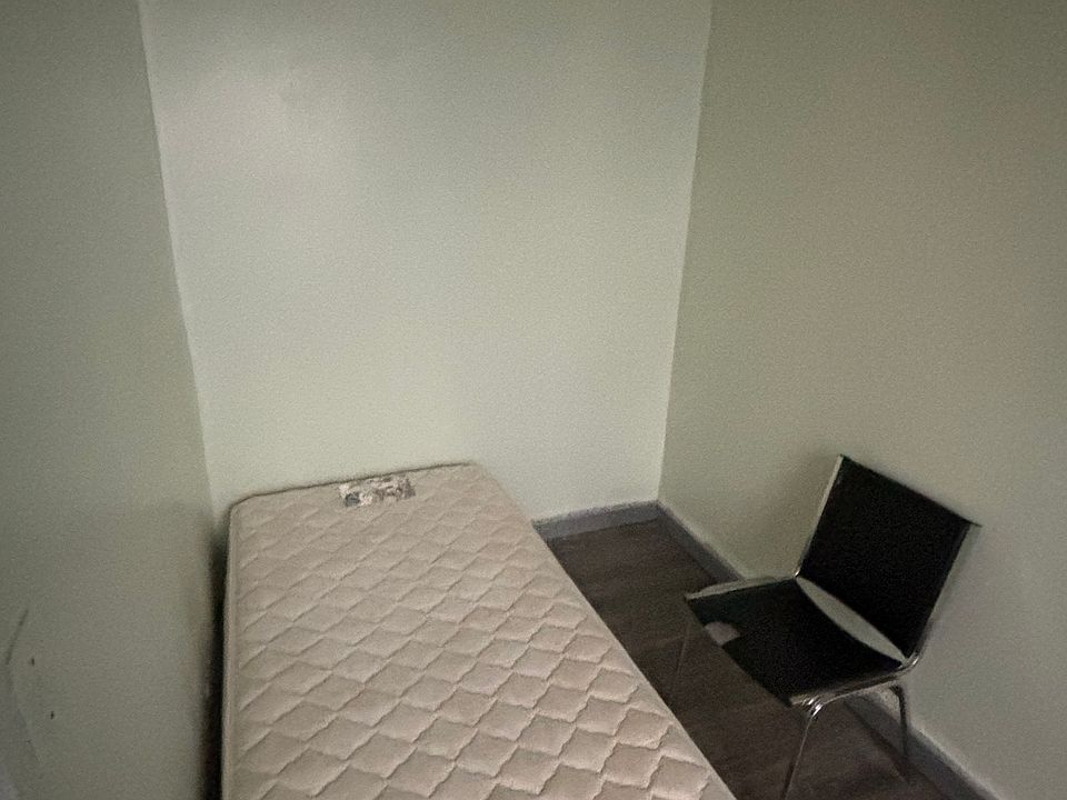 1st image of 208 Grand St #11