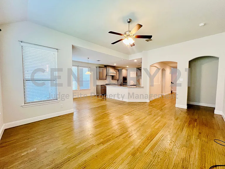 5644 Salt Springs Dr — Photo 3