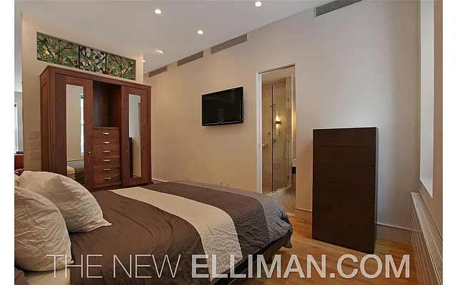 Rented by Douglas Elliman | media 31