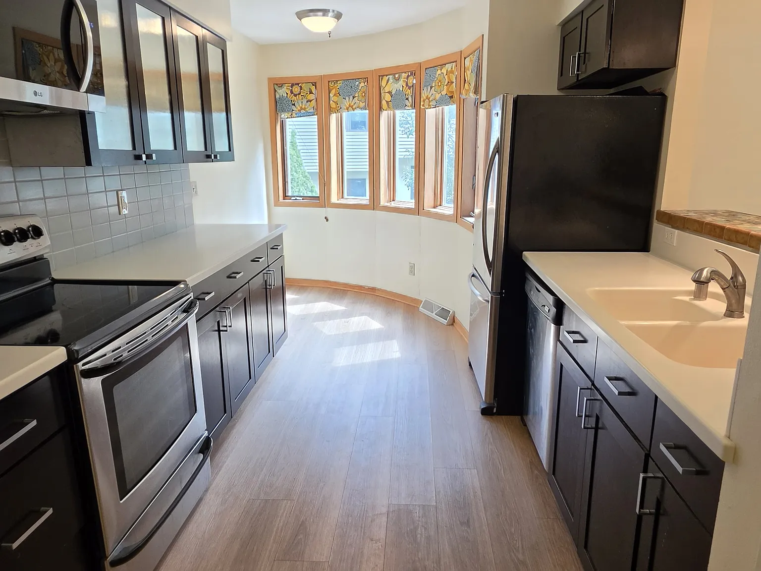 2 bed, 1755 sqft, $2,500 — Photo 4