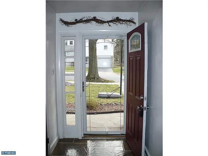 320 Holland St photo 1