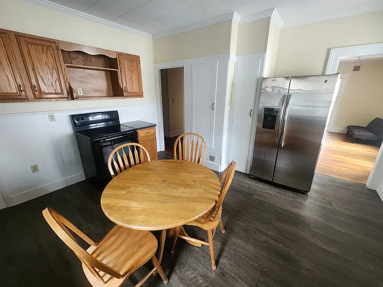 115 Tompkins St — Photo 2