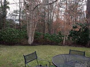 97 Glen Dr, Ridge, NY 11961