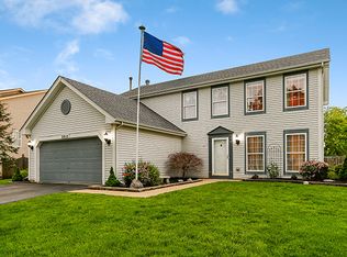 2815 Bluewater Cir, Naperville, IL 60564