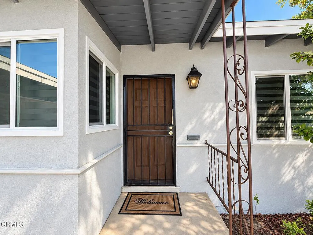 3 bed, 1.0 bath, 1044 sqft, $3,150 — Photo 2