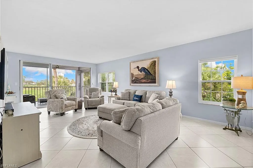 3 bed, 2.0 bath, 1583 sqft, $8,200 — Photo 4