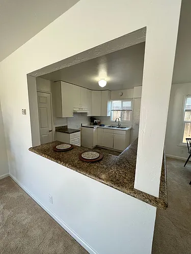 1560 La Salle Ave Photo 1