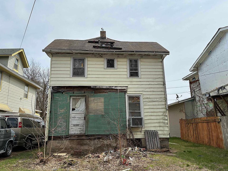 2nd image of 902 N Horsman St