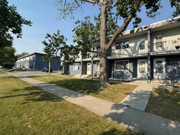 2211 E 19th St NE #303, Calgary, AB T2E 4Y5