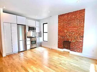 216 W 22nd St #R4, New York, NY 10011