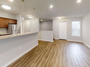 718 Cedar Bluffs Way APT 30, Slinger, WI 53086