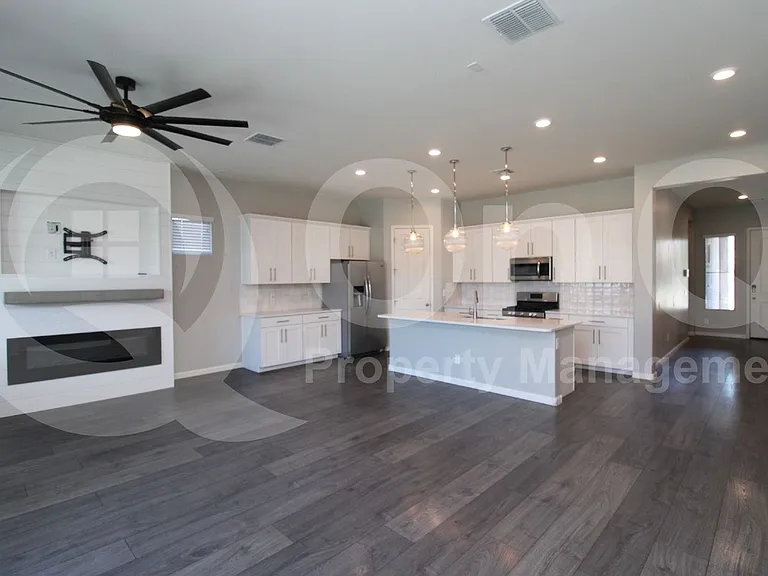 3867 E Honeysuckle Pl — Photo 4