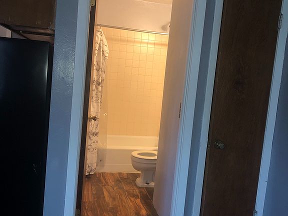 4th image of 654 Stryker Ave #1