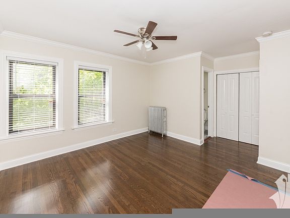 3rd image of 1054 W Lill Ave