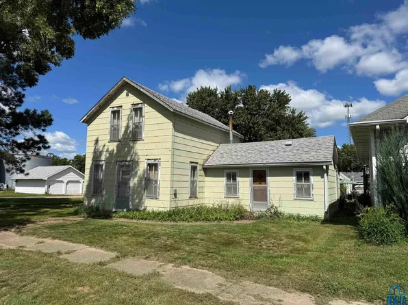 135 Calhoun St, Merrill, IA 51038