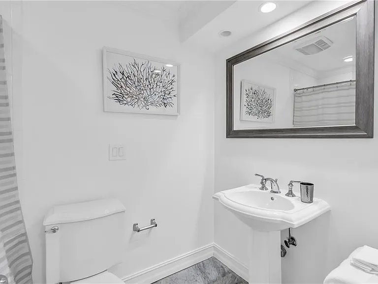 271 Broad Ave S #203 — Photo 10