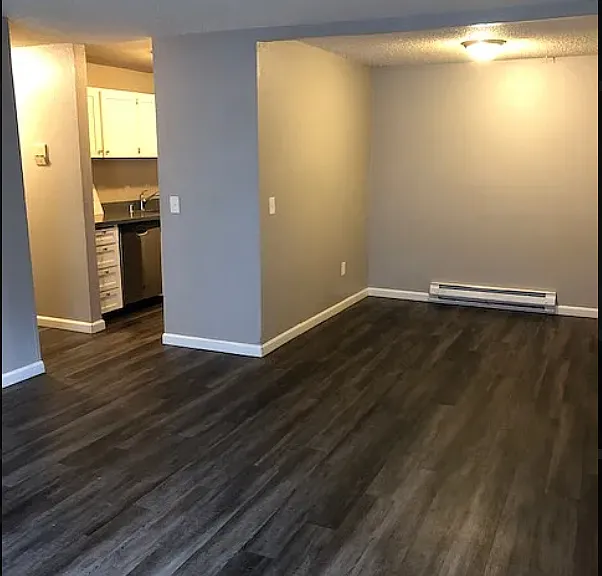 Emerald Place Apartments — Photo 3