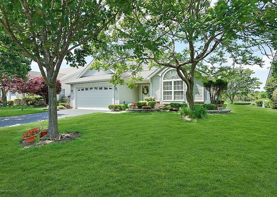 1st image of 155 Skyline Dr