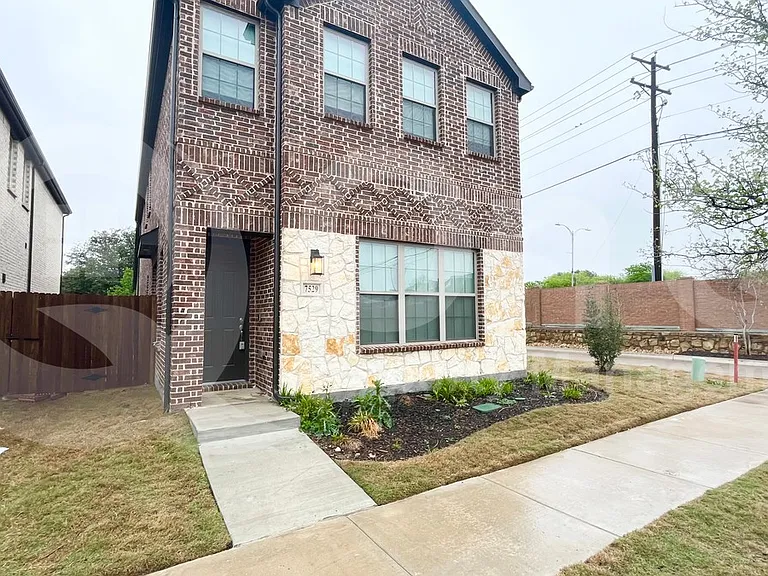 7529 Regal Ln — Photo 1