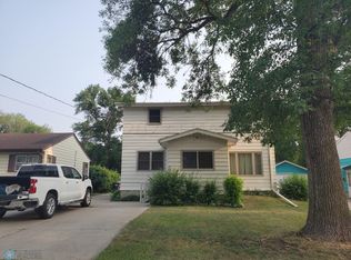 1614 8th Ave S, Fargo, ND 58103