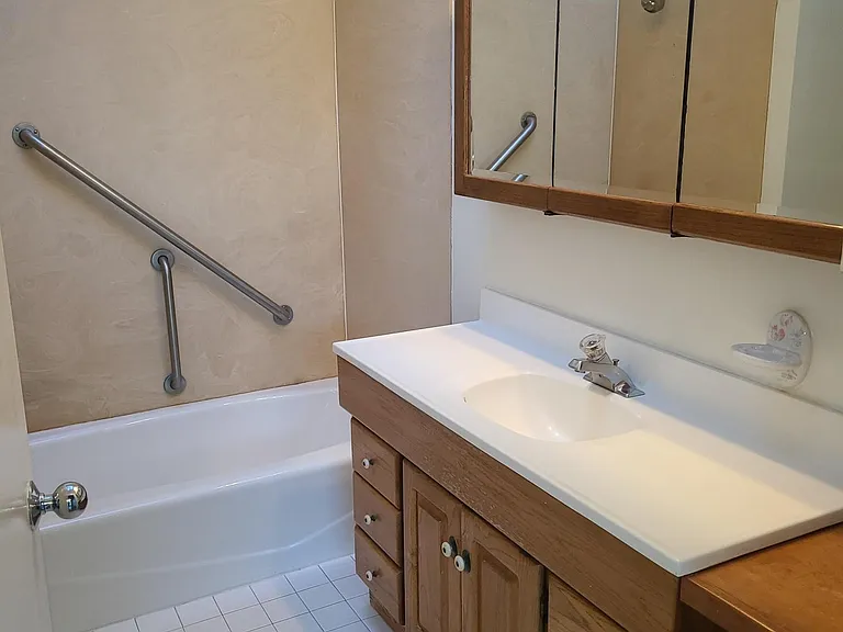 64 Norwood Ave — Photo 11