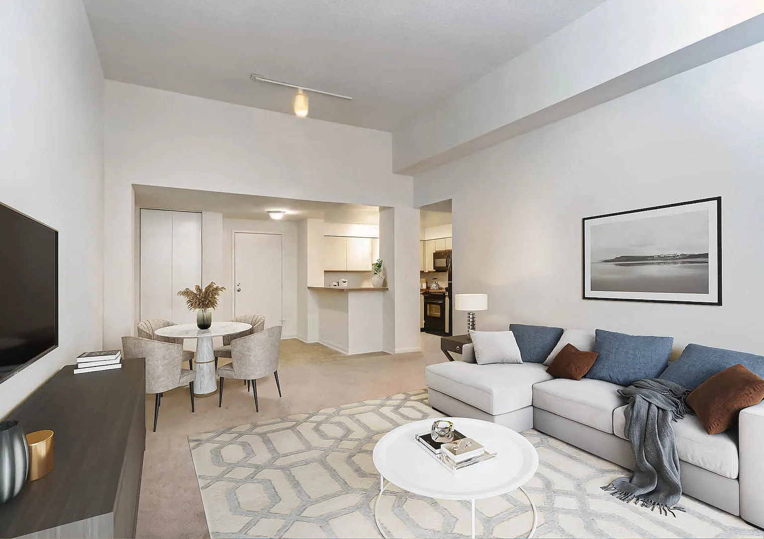 Marlboro Classic Apt & Redwood Square — Photo 4