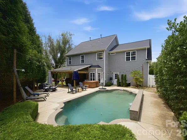 120 Louden Dr, Mooresville, NC 28115