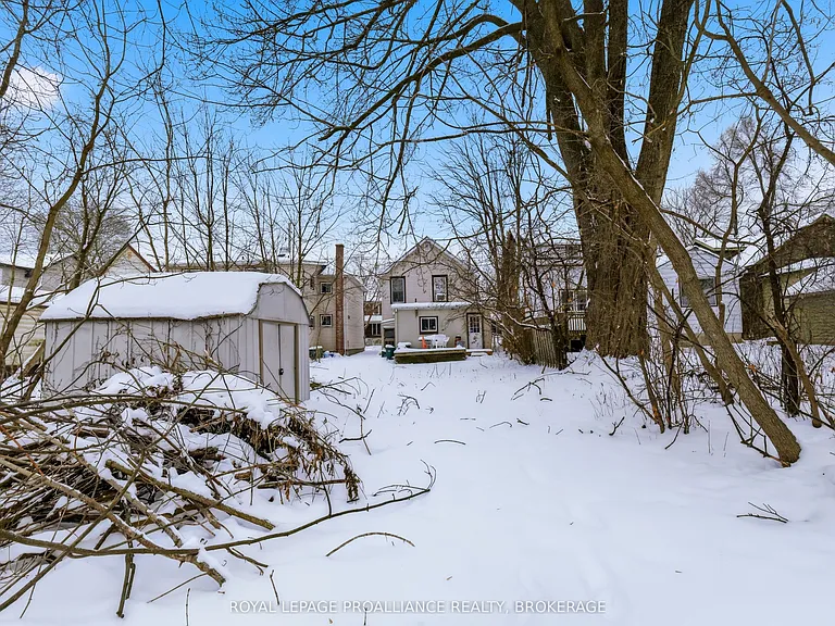 511 Victoria St — Photo 8
