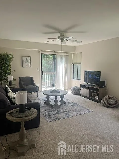 1 bed, 1.0 bath, 822 sqft, $1,800 — Photo 4