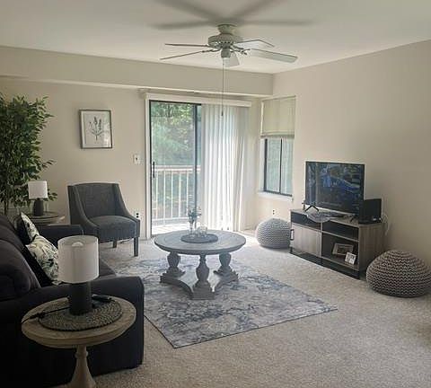 4th image of 702 Jacob Ct