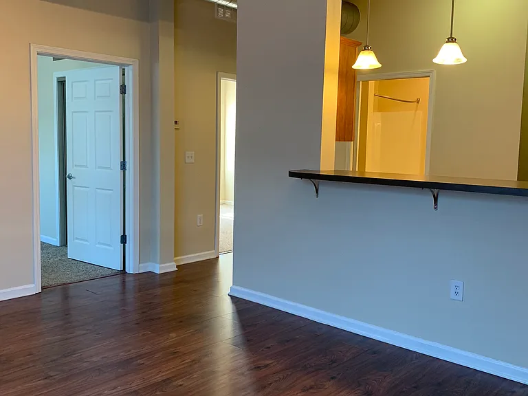 Big Red Apartments — Photo 17