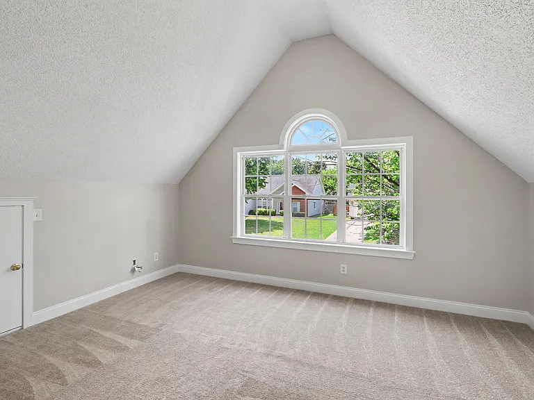 1919 Olsen Ln — Photo 10