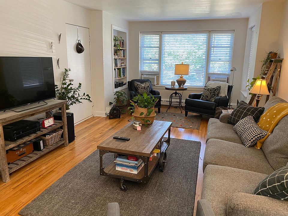 1st image of 3436 N Lawndale Ave #1
