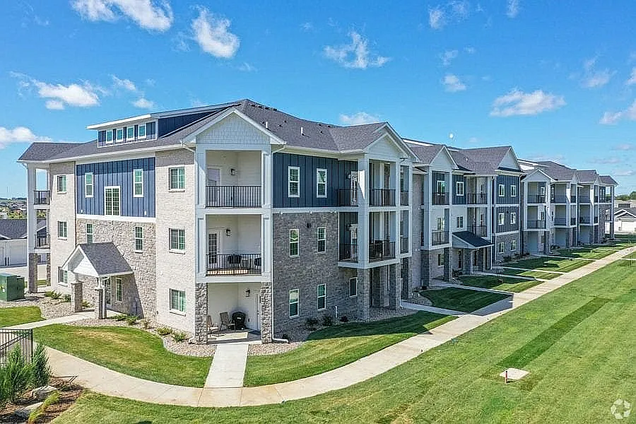 The Summit at Heritage Apartments — Photo 3