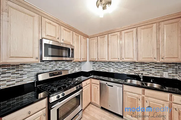 Rented by Moda Realty | media 14