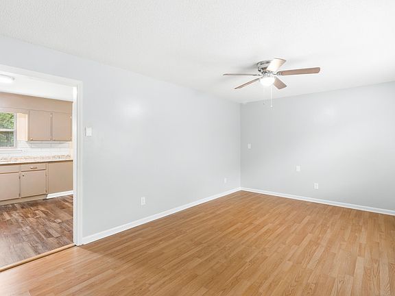 5th image of 3058 Towerway Dr